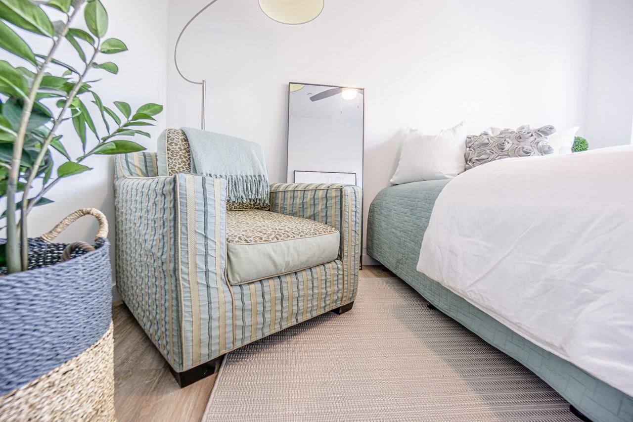 1102 Castle St - Royal - Photo 5 of 6