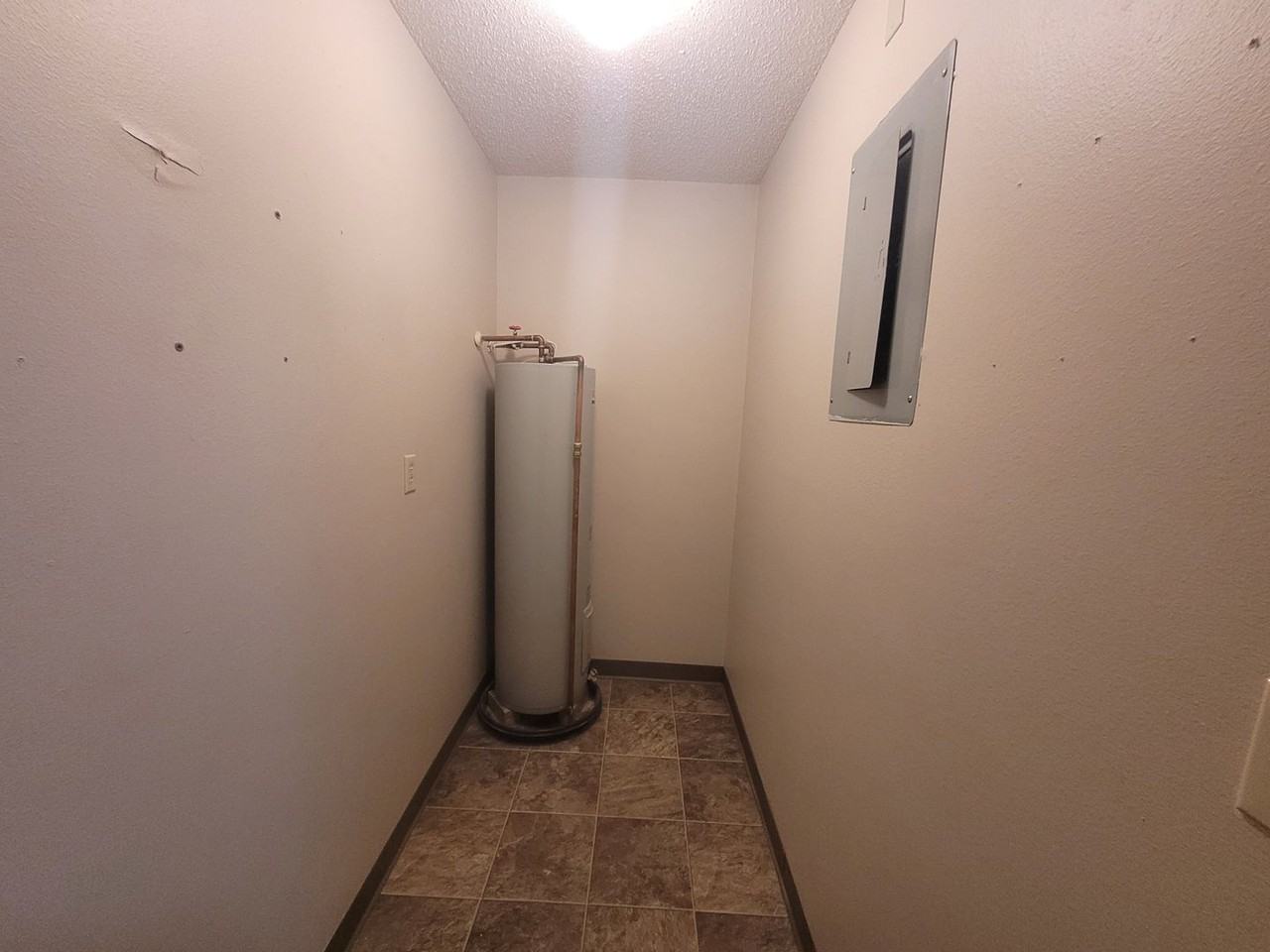 Fargo Auburn Apartments - Photo 3 of 23