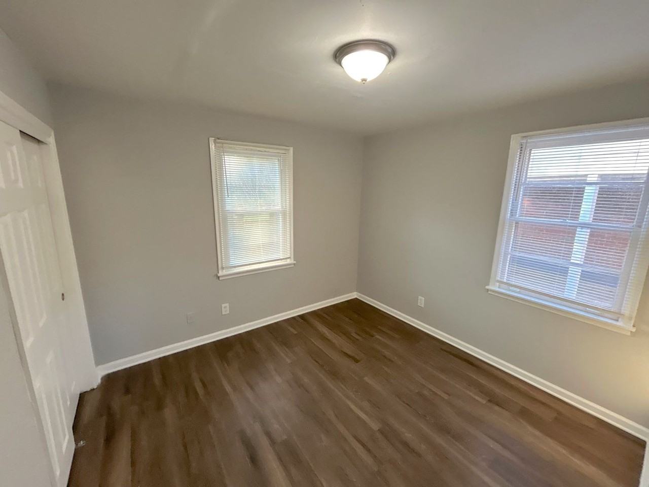 1741 Hood St - Photo 5 of 11