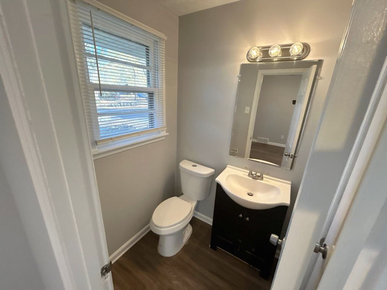 1741 Hood St - Photo 6 of 11