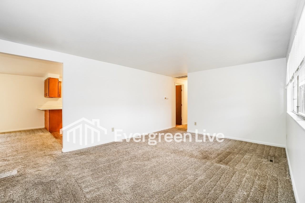 3709 Panama Dr - Photo 4 of 16