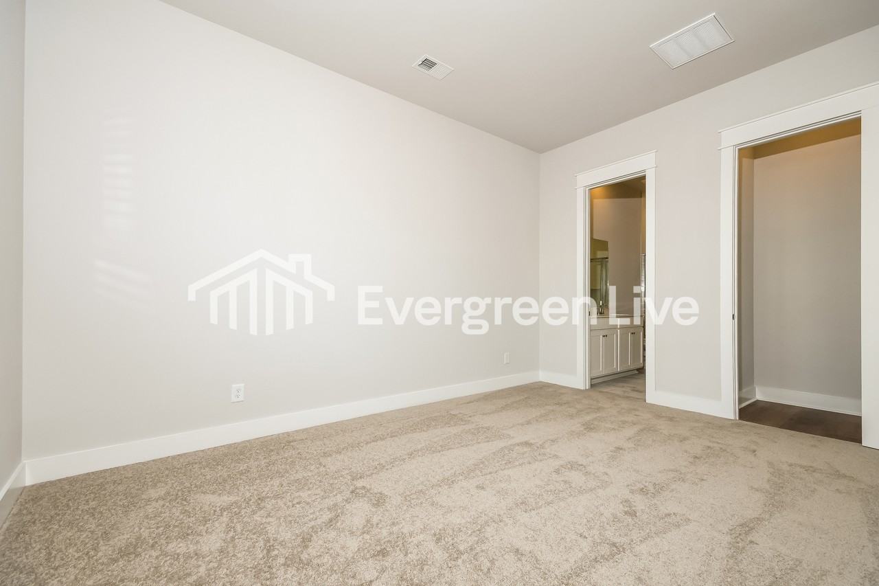 132 Bloomsbury St - Photo 6 of 15