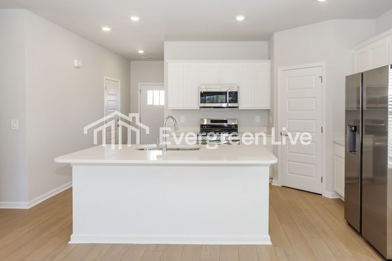 156 Fenwick Pl - Photo 5 of 15