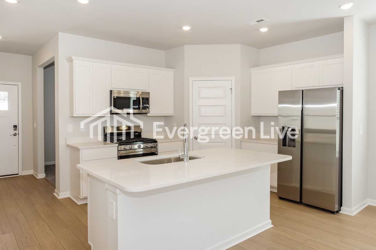 156 Fenwick Pl - Photo 6 of 15