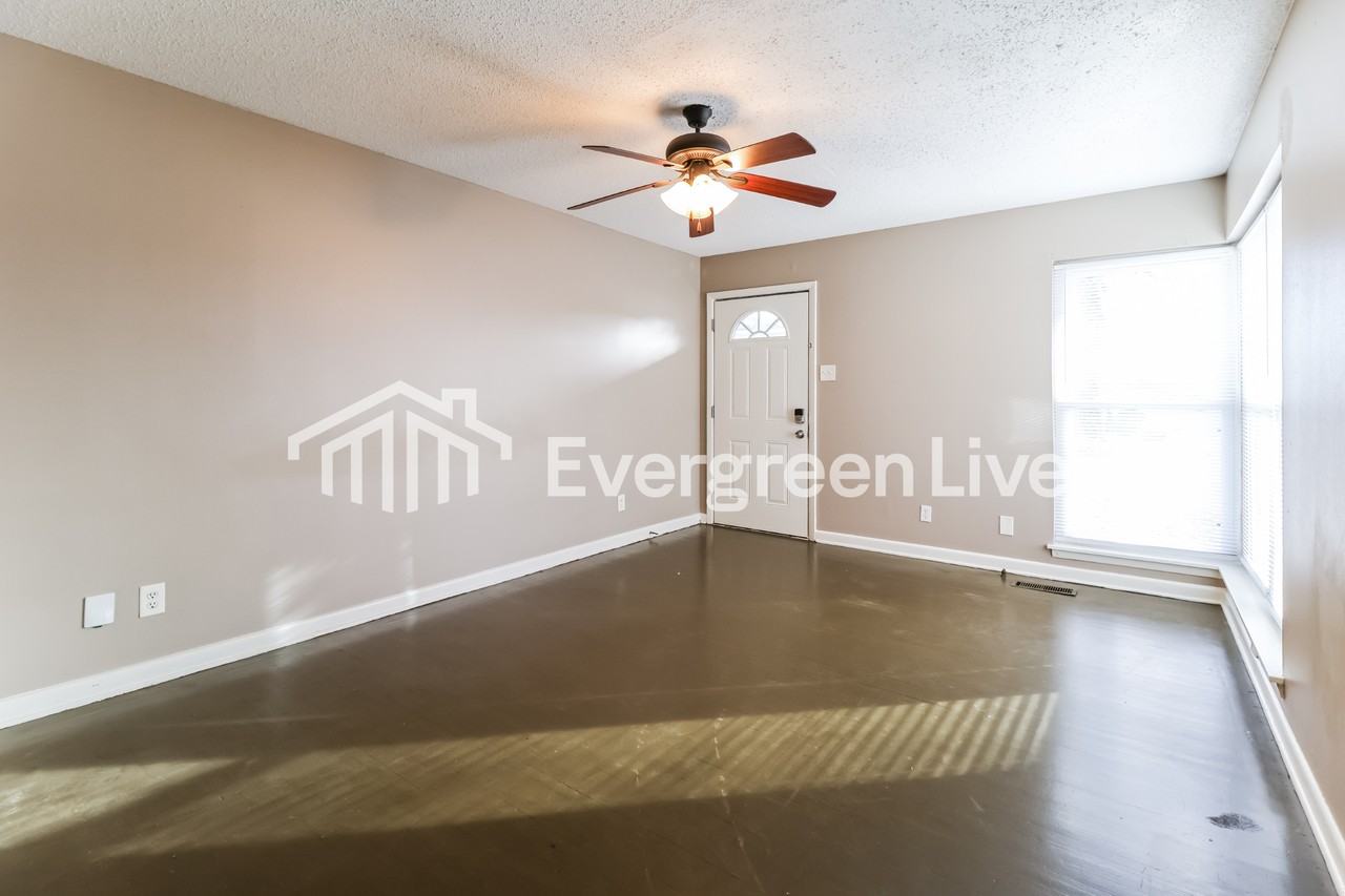 5024 Lynn Ln - Photo 3 of 15