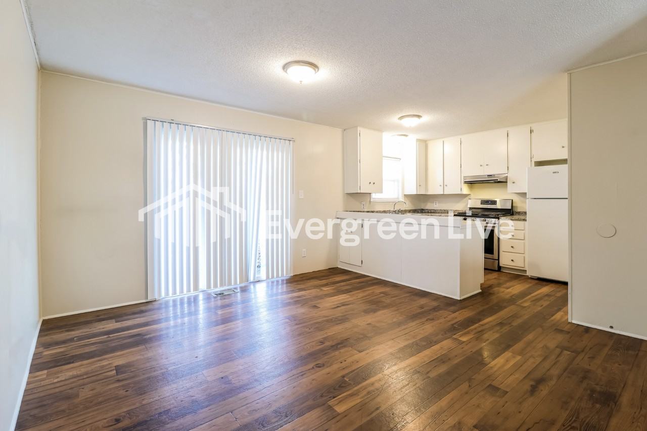 5024 Lynn Ln - Photo 5 of 15