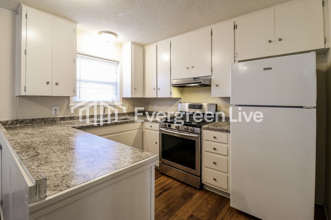 5024 Lynn Ln - Photo 6 of 15