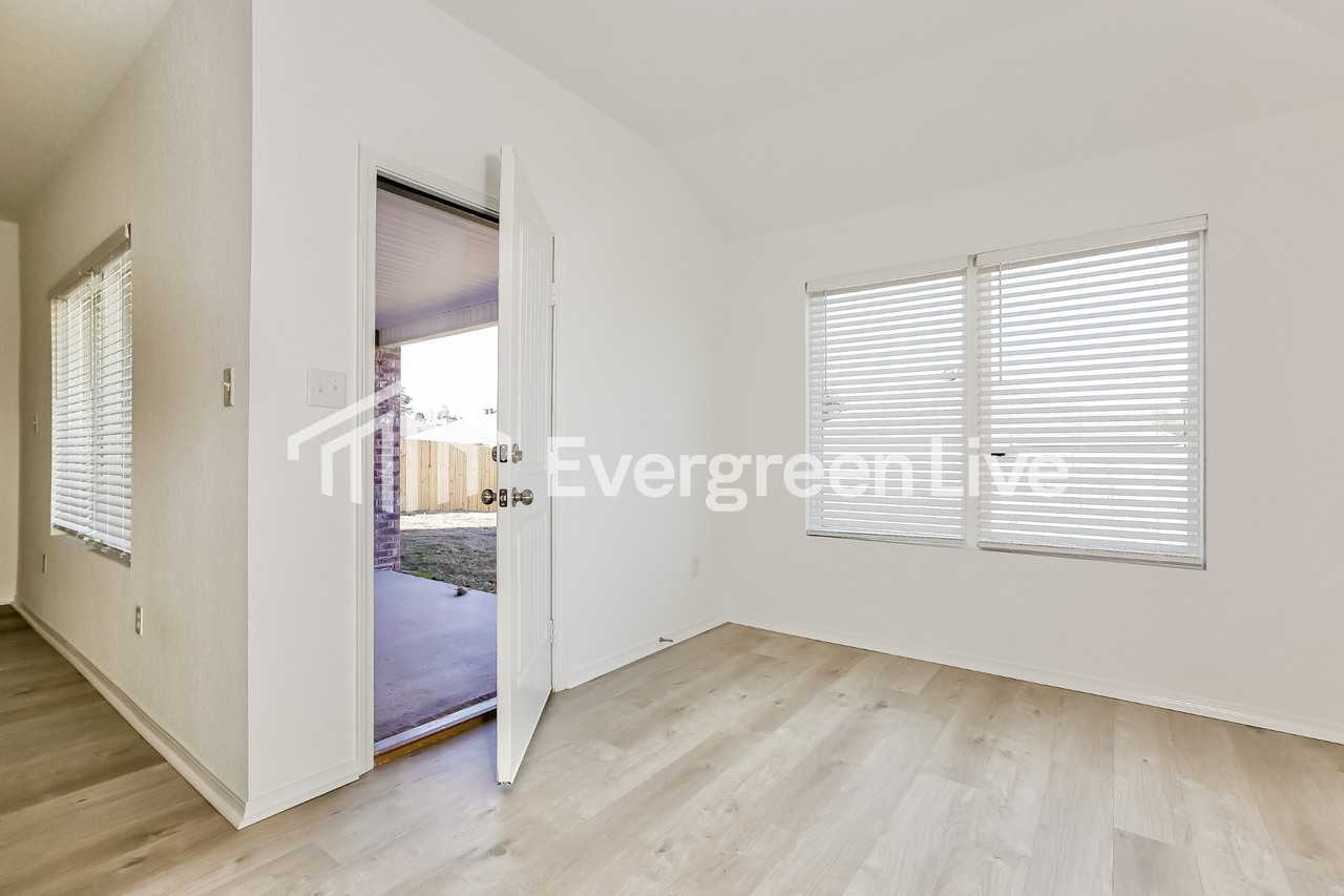 1280 Tsar Rd - Photo 6 of 15