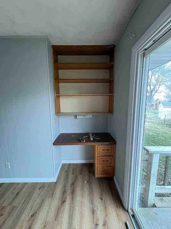 1303 E Division St - Photo 4 of 21