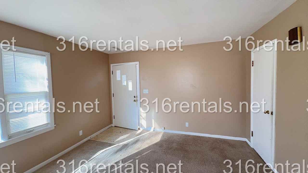1426 Willow Rd #1426 - Photo 3 of 9