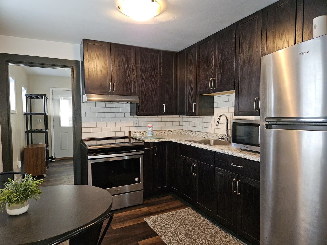 210 Clarence St #210 - Photo 4 of 18