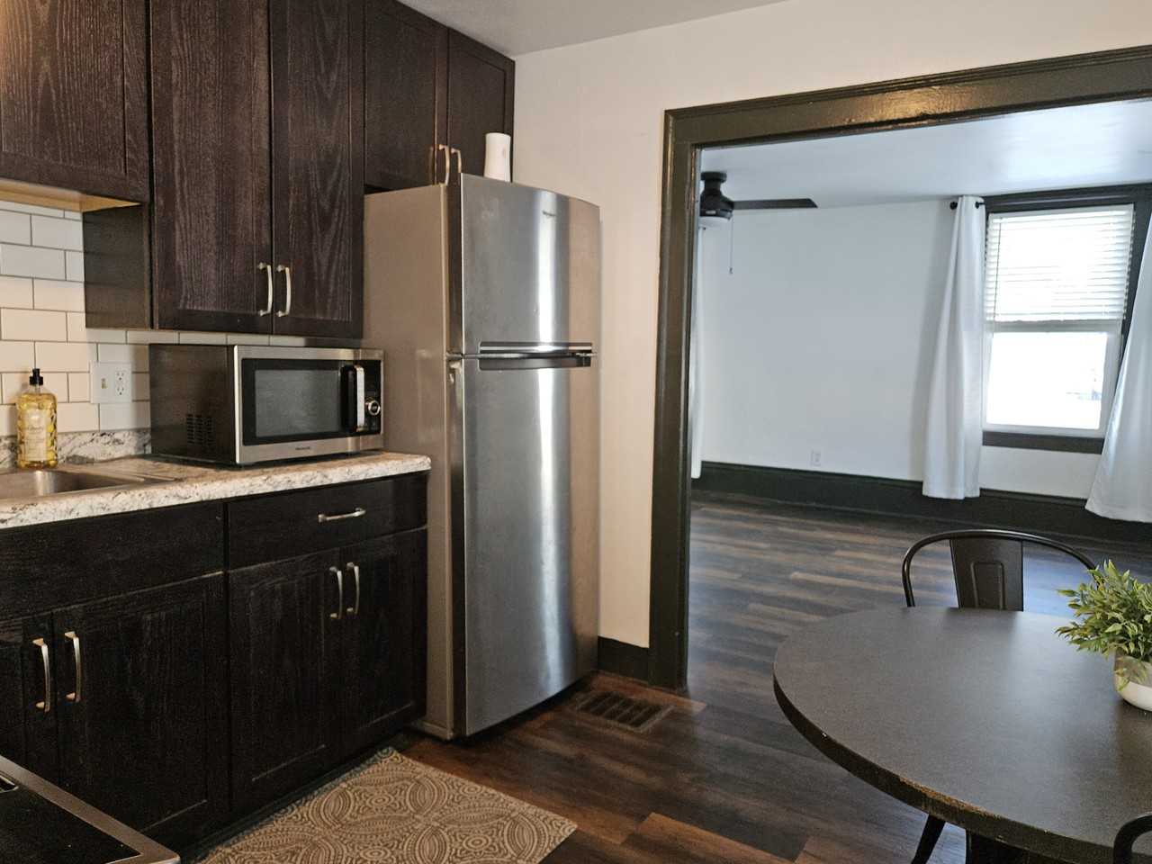 210 Clarence St #210 - Photo 5 of 18