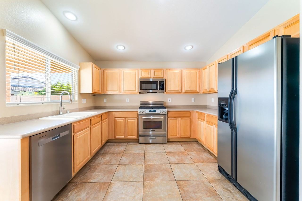 9502 Alhambra Valley St - Photo 7 of 23