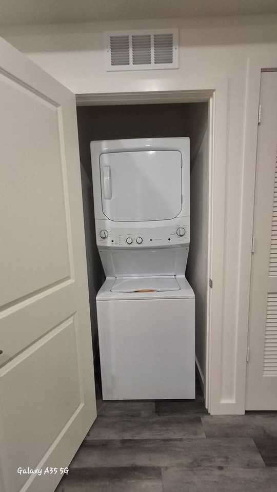 3172 Oleander Ave - Photo 3 of 8