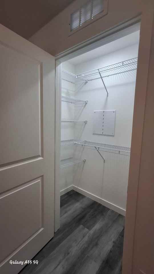 3172 Oleander Ave - Photo 4 of 8