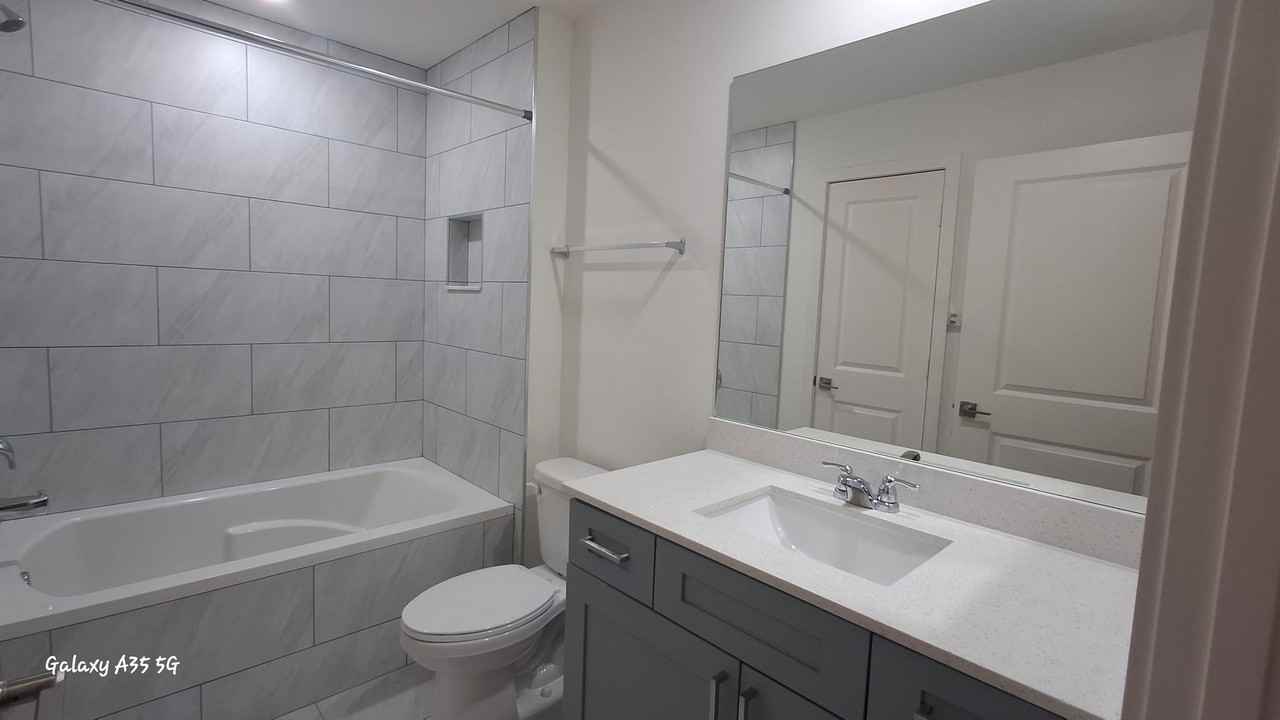 3172 Oleander Ave - Photo 7 of 8