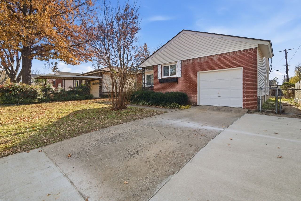 1014 E 38th St - Photo 2 of 30