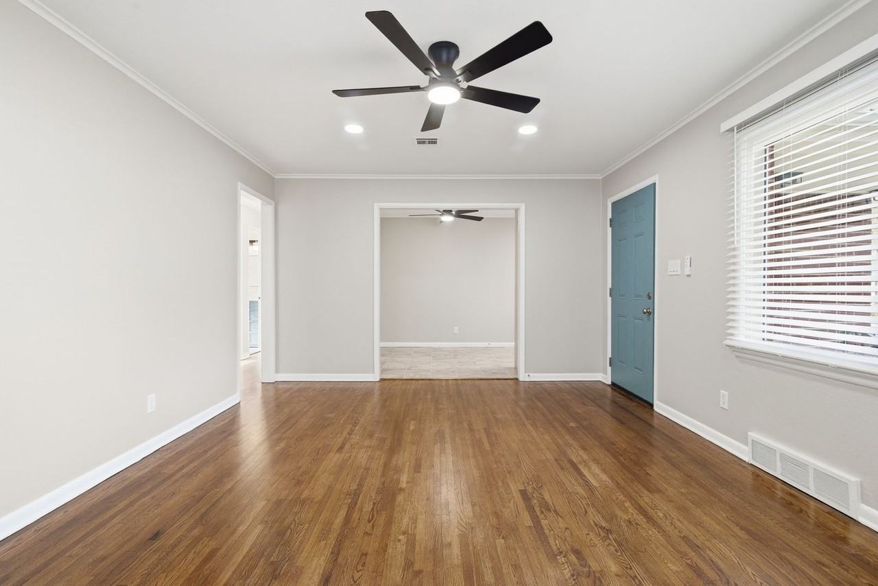 1014 E 38th St - Photo 7 of 30