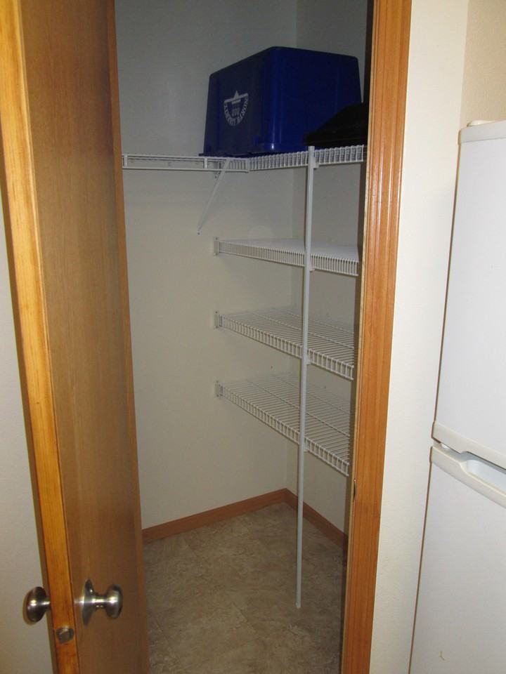 870 W Cherry St #2 - Photo 5 of 17