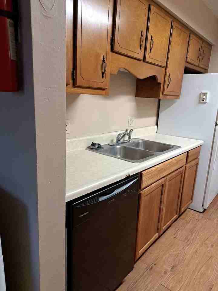 1514 Kraft Ave - Photo 4 of 21