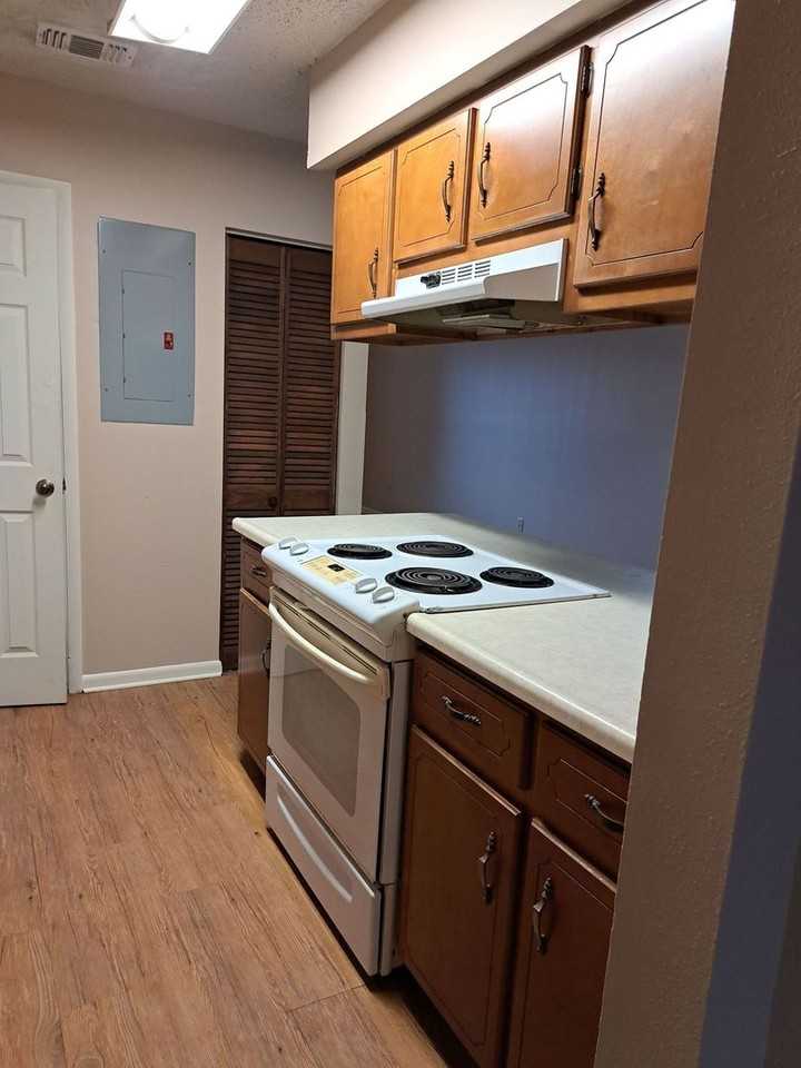 1514 Kraft Ave - Photo 5 of 21