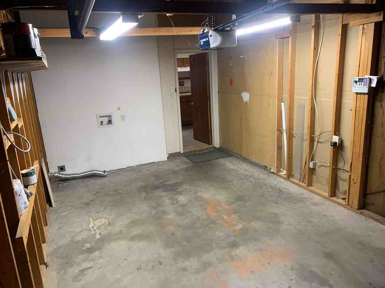 1116 Vassar Dr Ne - Photo 4 of 10