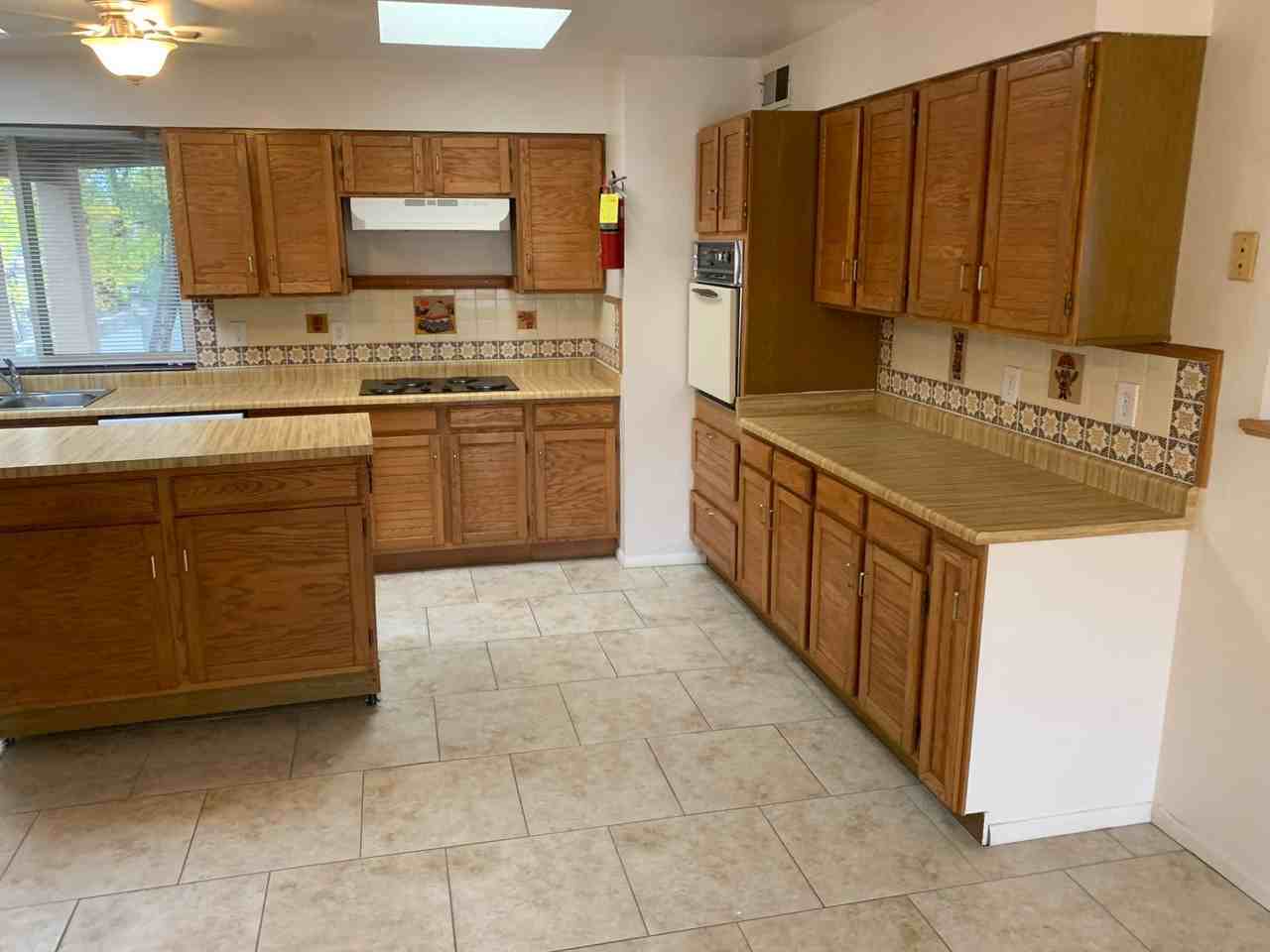 1116 Vassar Dr Ne - Photo 6 of 10