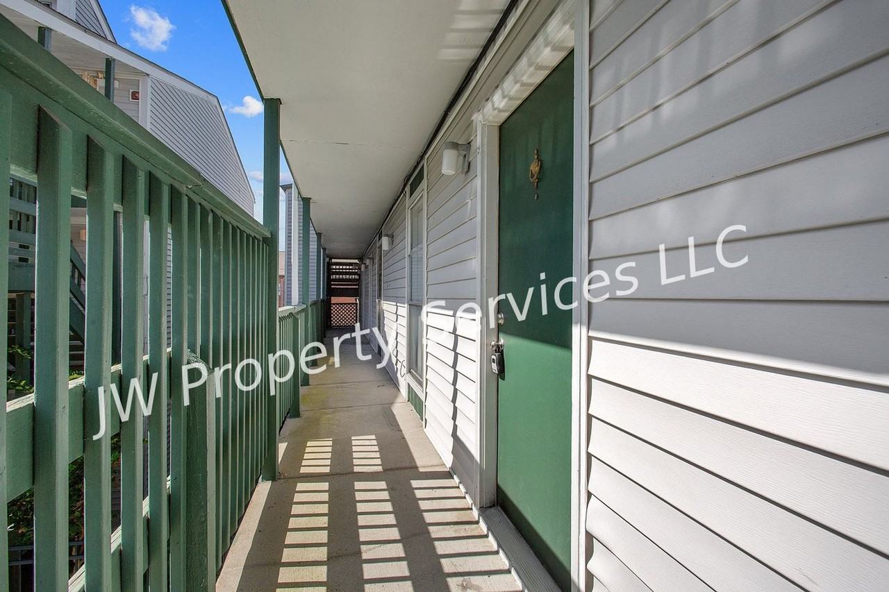 4101 Hessmer Ave #203 - Photo 2 of 9
