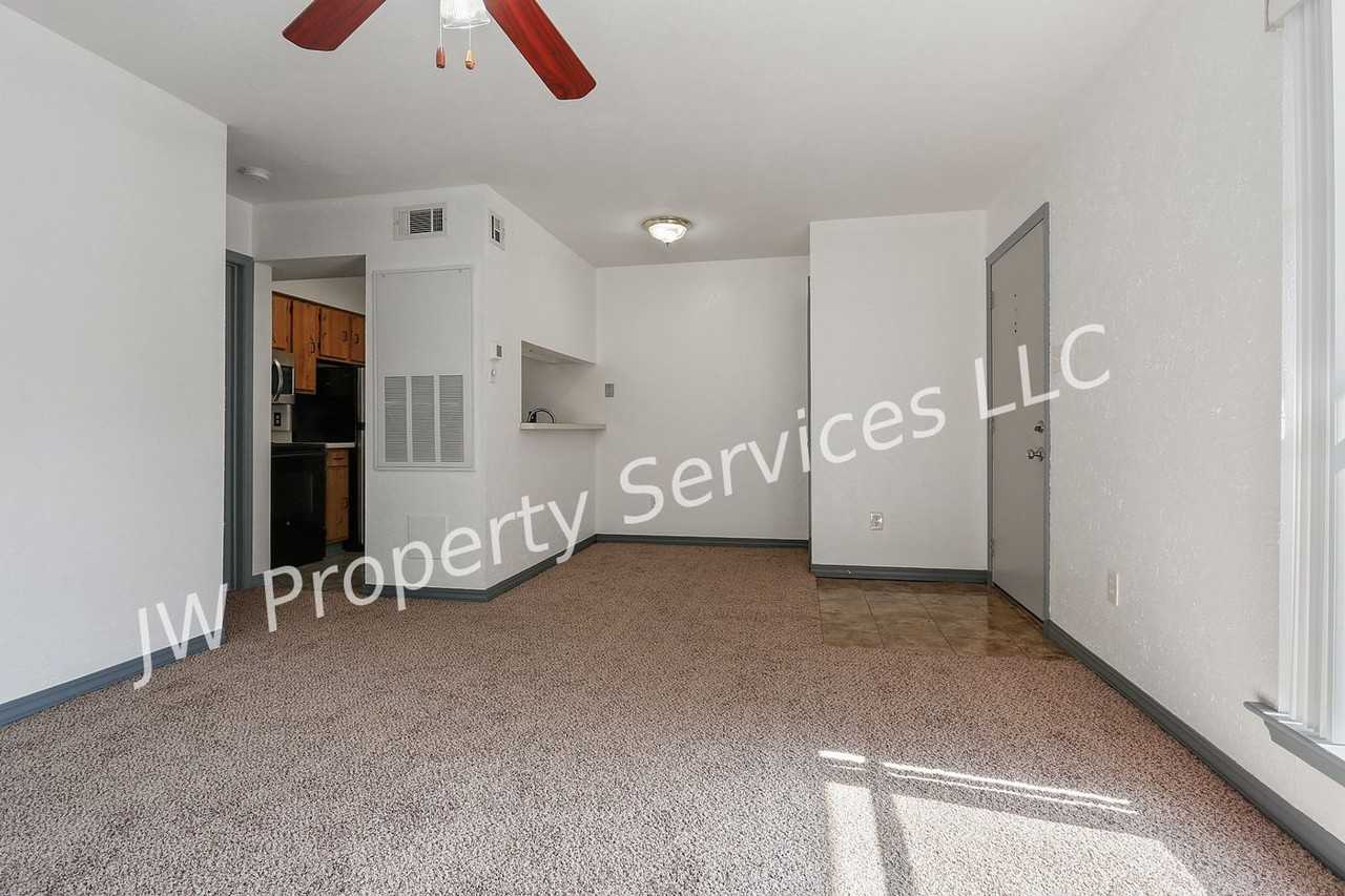 4101 Hessmer Ave #203 - Photo 4 of 9