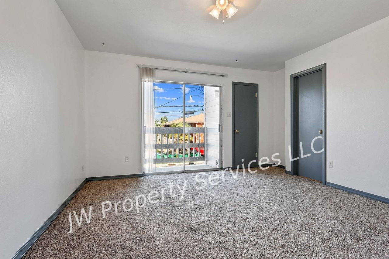 4101 Hessmer Ave #203 - Photo 5 of 9