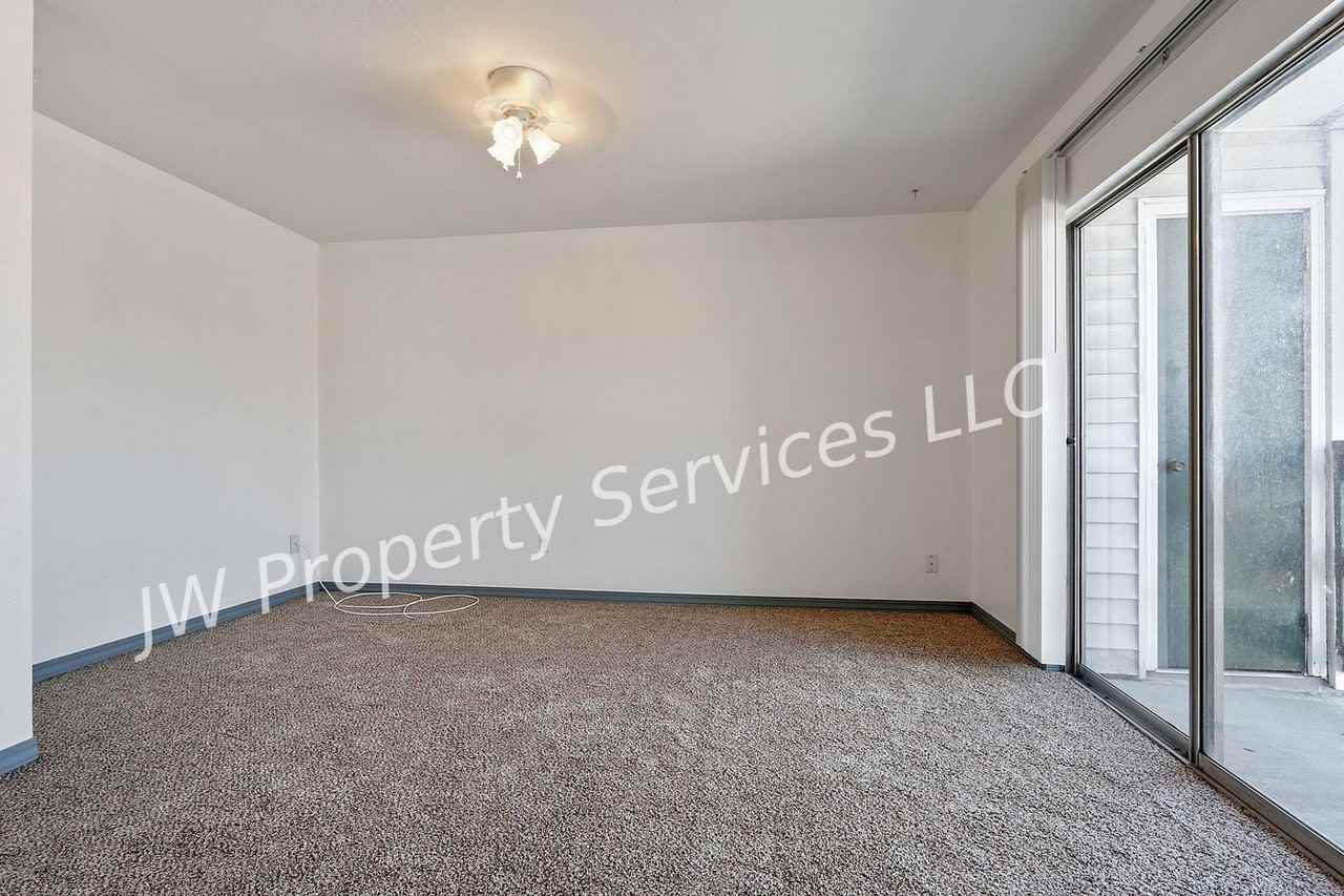 4101 Hessmer Ave #203 - Photo 7 of 9