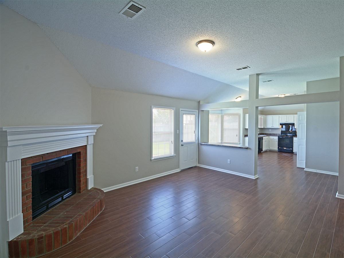 5510 April Forest Dr - Photo 6 of 15