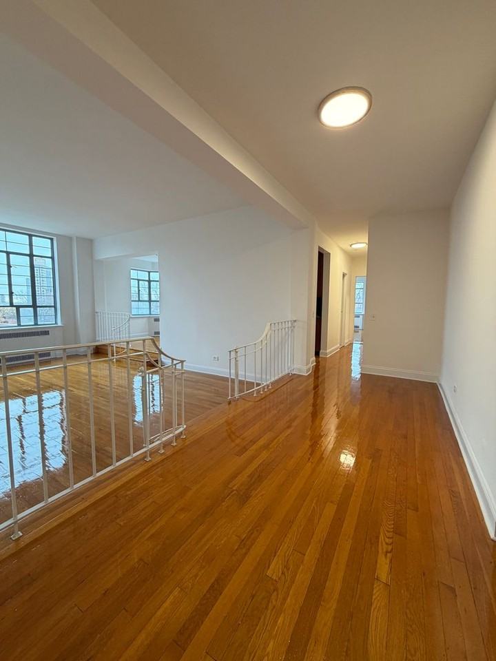 150 Greenway Ter - Photo 4 of 26