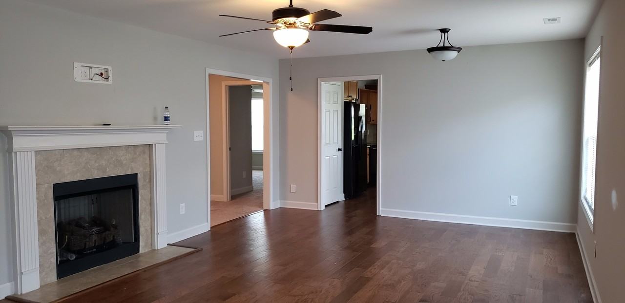 516 Amberdale Cir E - Photo 3 of 12