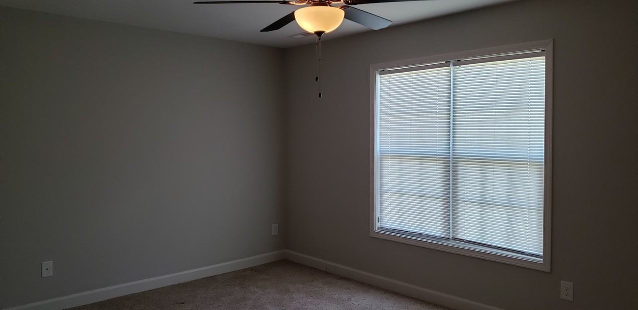 516 Amberdale Cir E - Photo 5 of 12