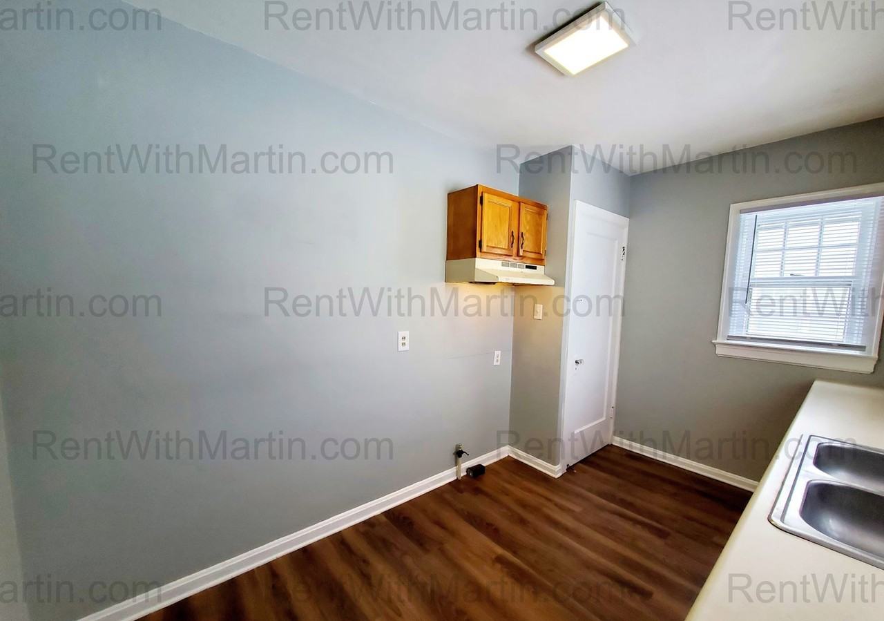 657 Dawson St - Photo 5 of 11