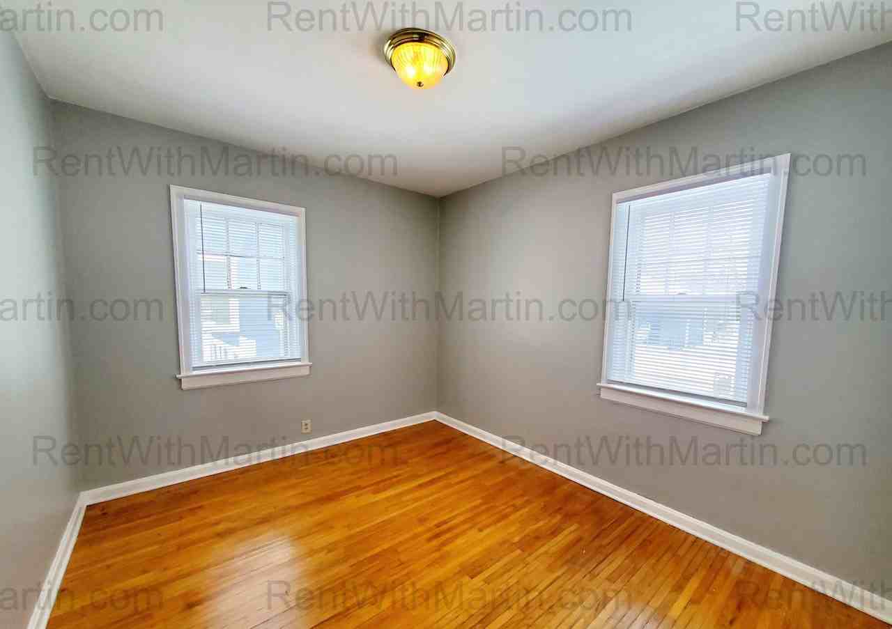 657 Dawson St - Photo 6 of 11