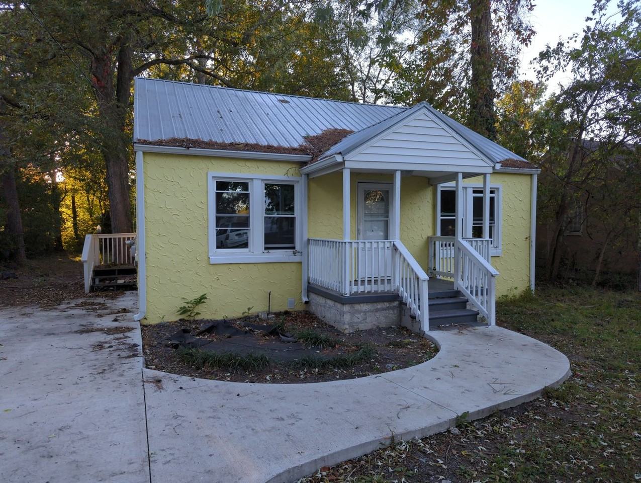 24 Palm Beach Ave - Photo 3 of 9