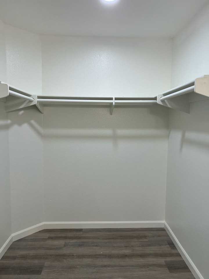 2113 Hamden Dr - Photo 6 of 6