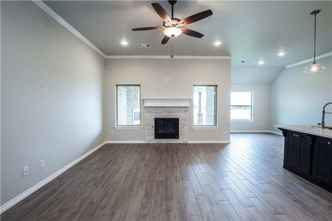 14309 Limestone Ln - Photo 3 of 28