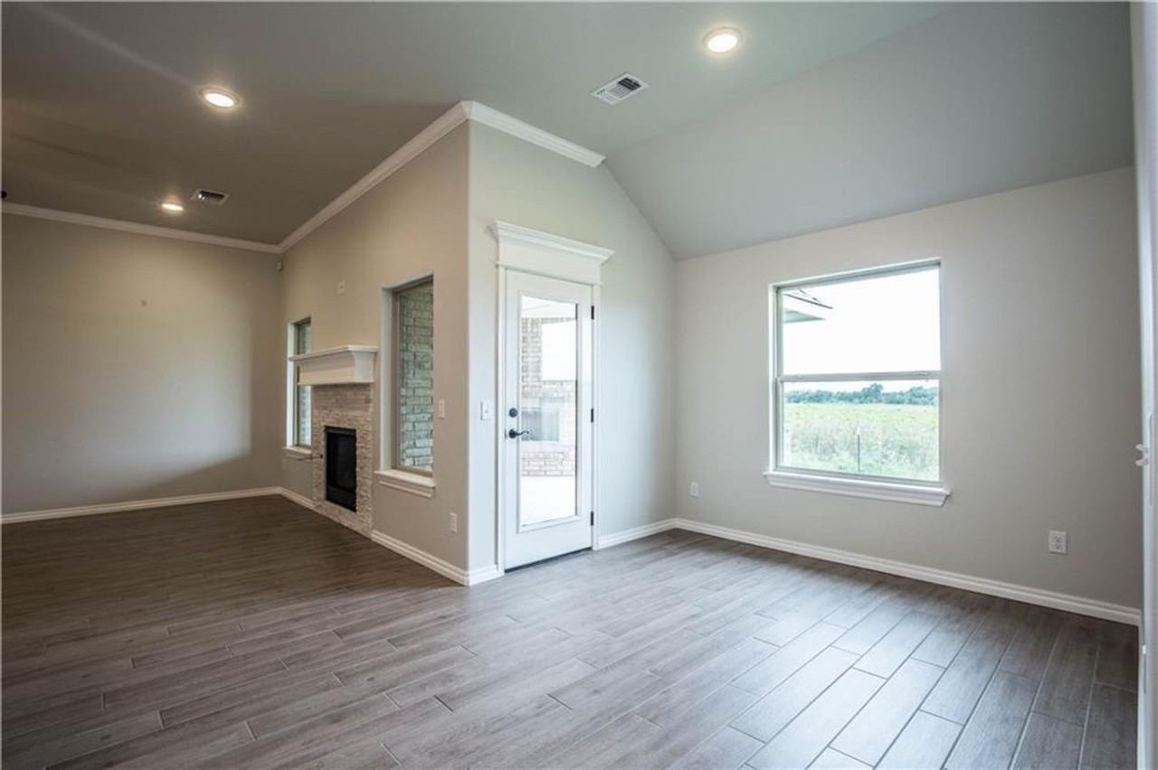 14309 Limestone Ln - Photo 5 of 28