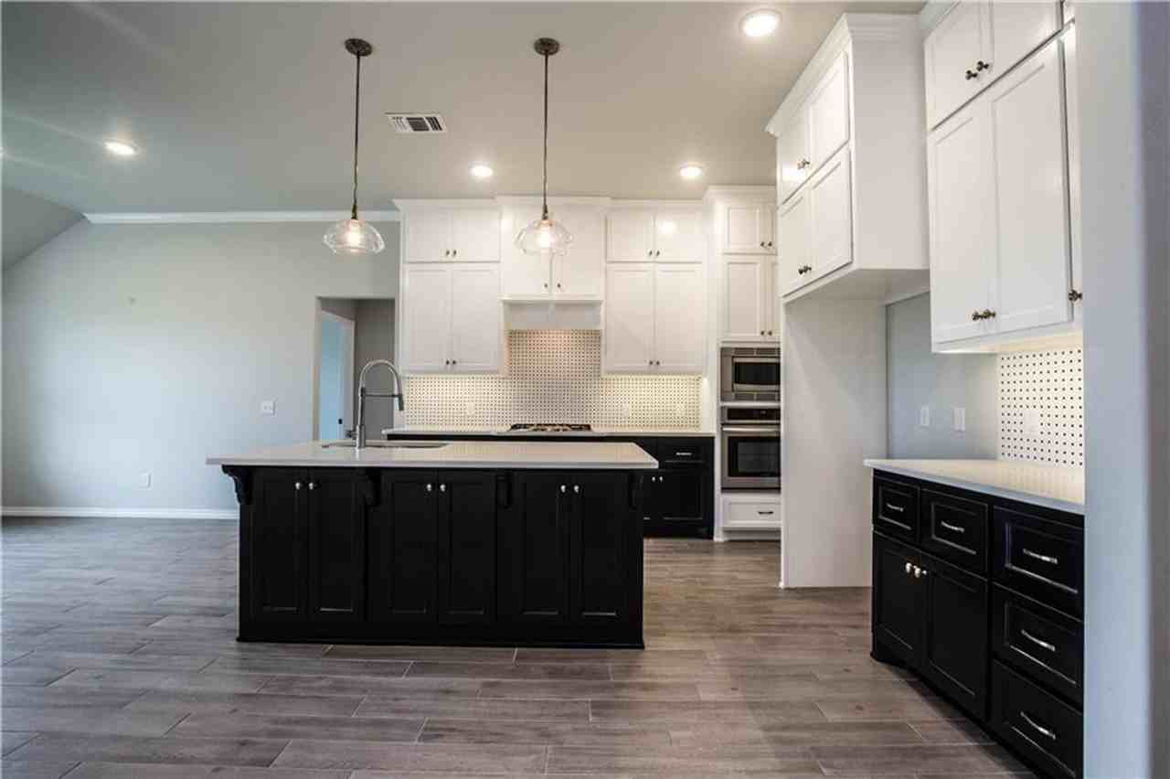 14309 Limestone Ln - Photo 6 of 28