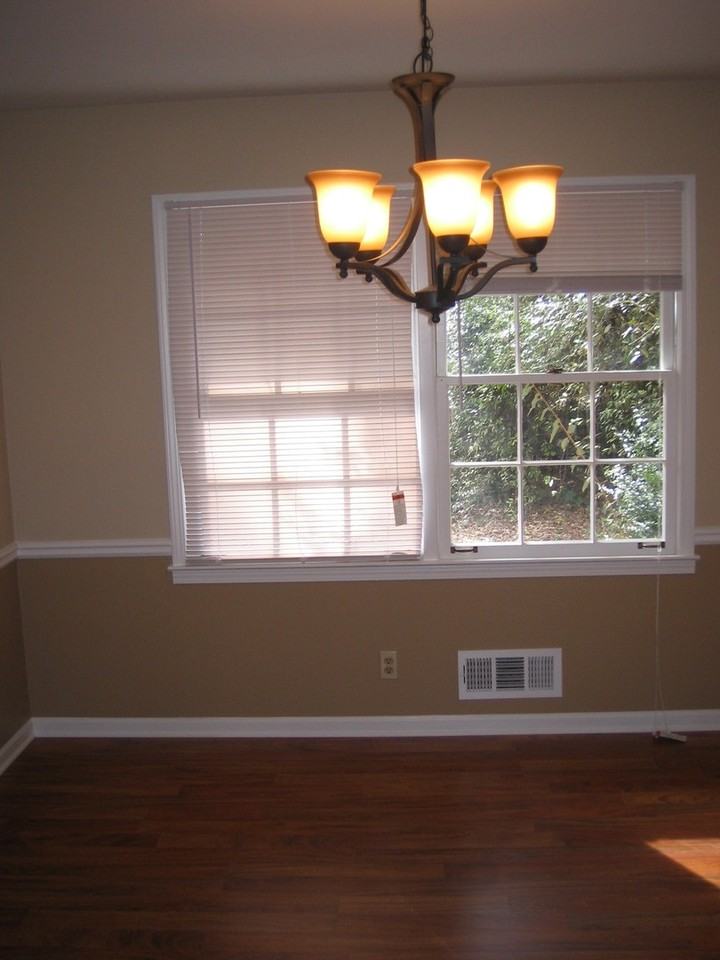 4929 Fairforest Dr - Photo 5 of 14