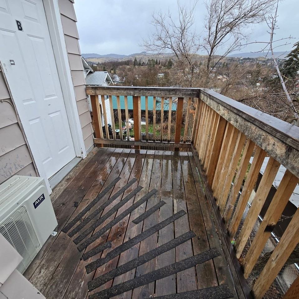 625 N 8th St Apt B - Photo 3 of 14