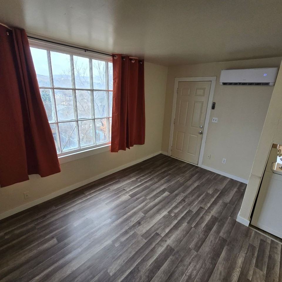 625 N 8th St Apt B - Photo 6 of 14