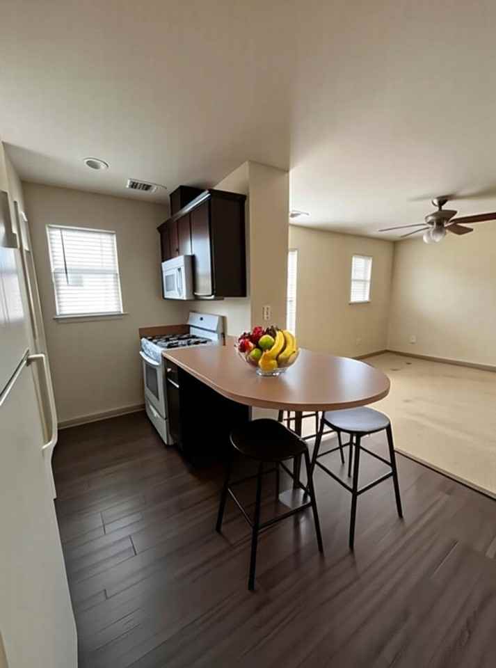 5413B Roosevelt Ave - Photo 3 of 14