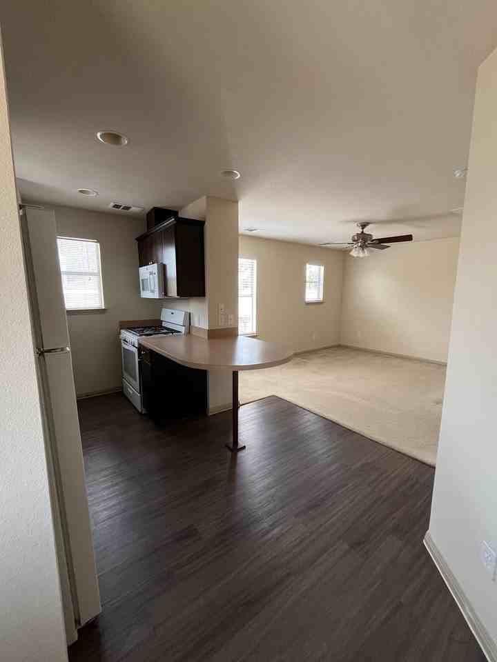 5413B Roosevelt Ave - Photo 2 of 13