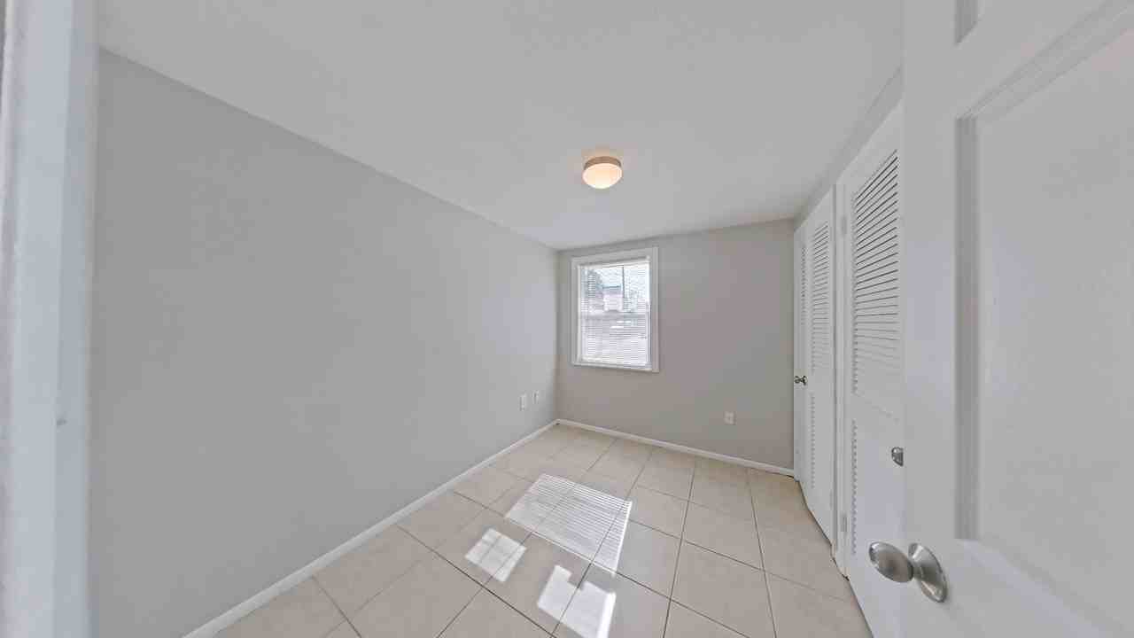 5612 E 29th Ave - Photo 7 of 16