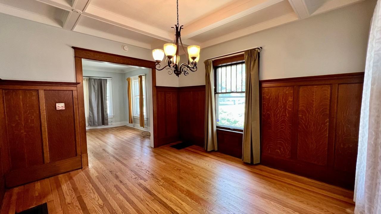 1401 Logan St Se - Photo 5 of 15