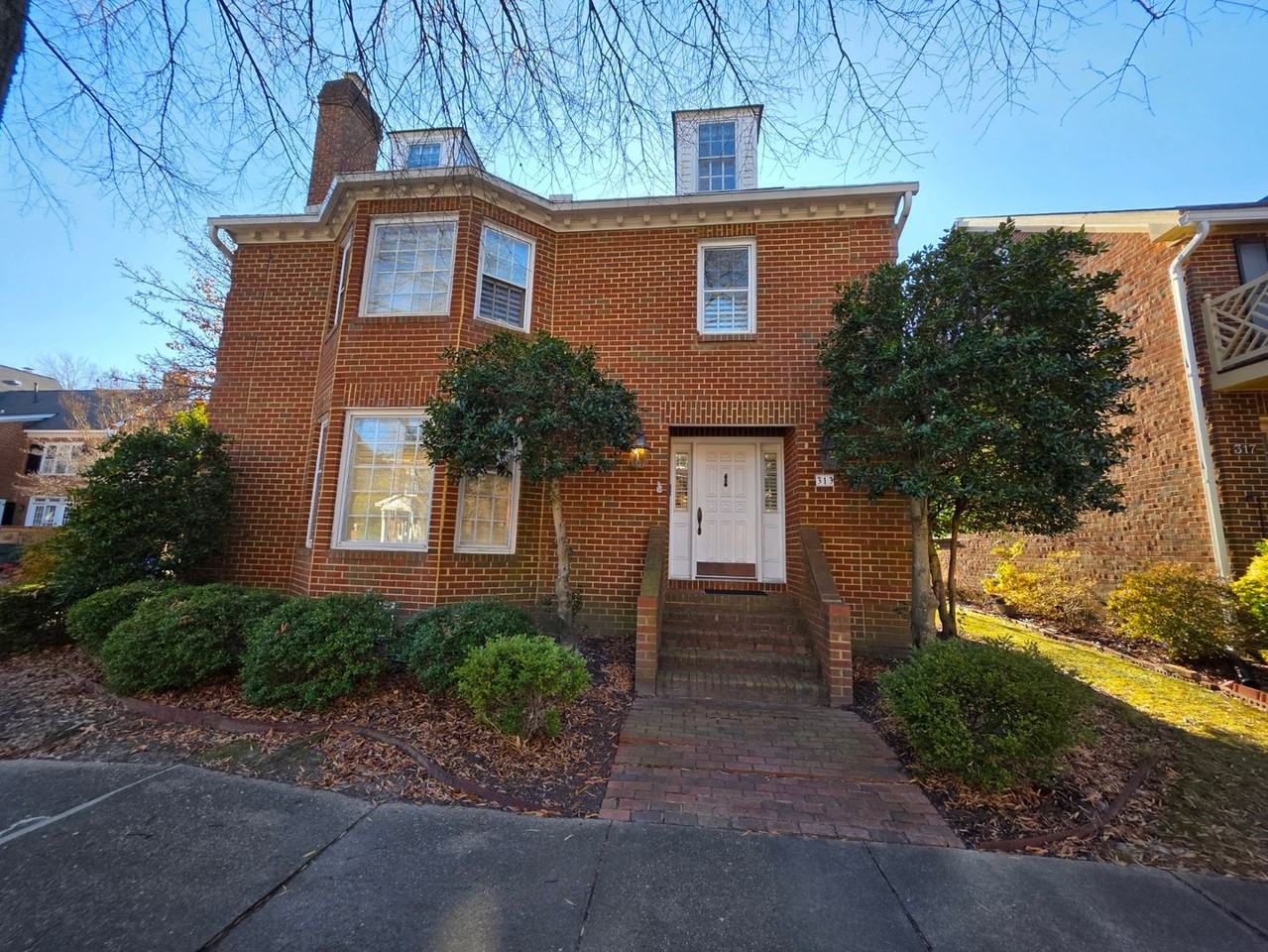 313 Raleigh Ave - Photo 2 of 40